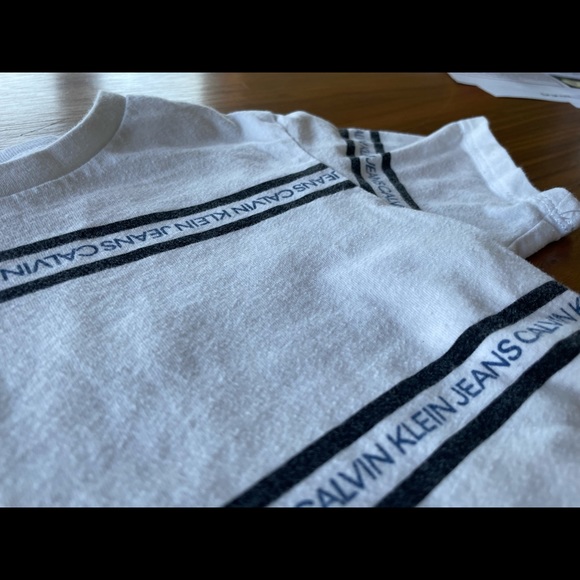 T-shirt Calvin Klein (size 4) - Picture 5 of 5